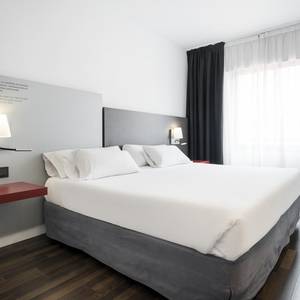 Superior room Hotel ILUNION Suites Madrid