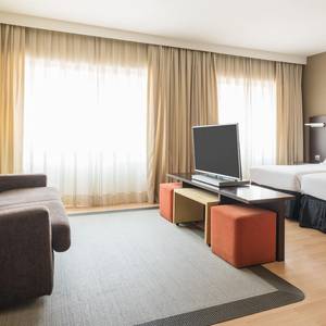 Premium room Hotel ILUNION Suites Madrid
