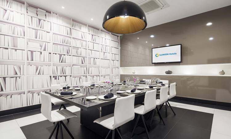 Privado Room Hotel ILUNION Suites Madrid Madrid Privado Room Hotel ILUNION Suites Madrid Madrid
